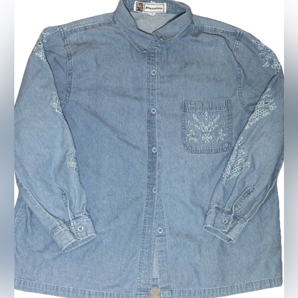 Passion-I Womens Shirt L Large Light Denim Embroidered Long Sleeve Jeans Vintage